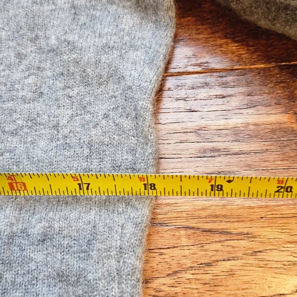 Womens ski sweater Cashmere by Aqua bloomingdales gray size large like new - Picture 6 of 7
